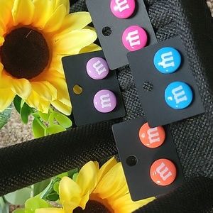 One pair Candy post earrings